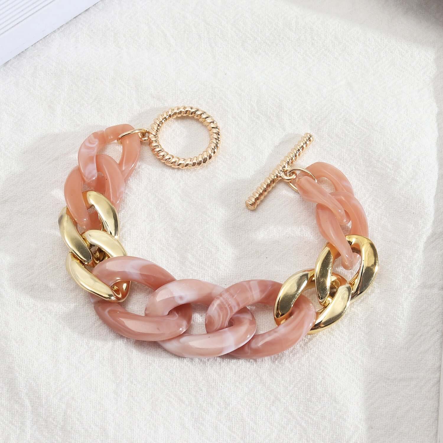 Fashionable Resin Bracelet